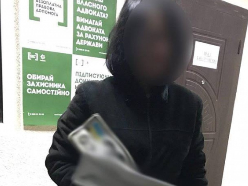 В Ужгороде задержали похитительницу автомобильных номеров (ФОТО)