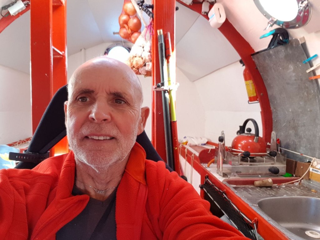 71-летний француз вознамерился пересечь Атлантический океан в капсуле (ФОТО, ВИДЕО)