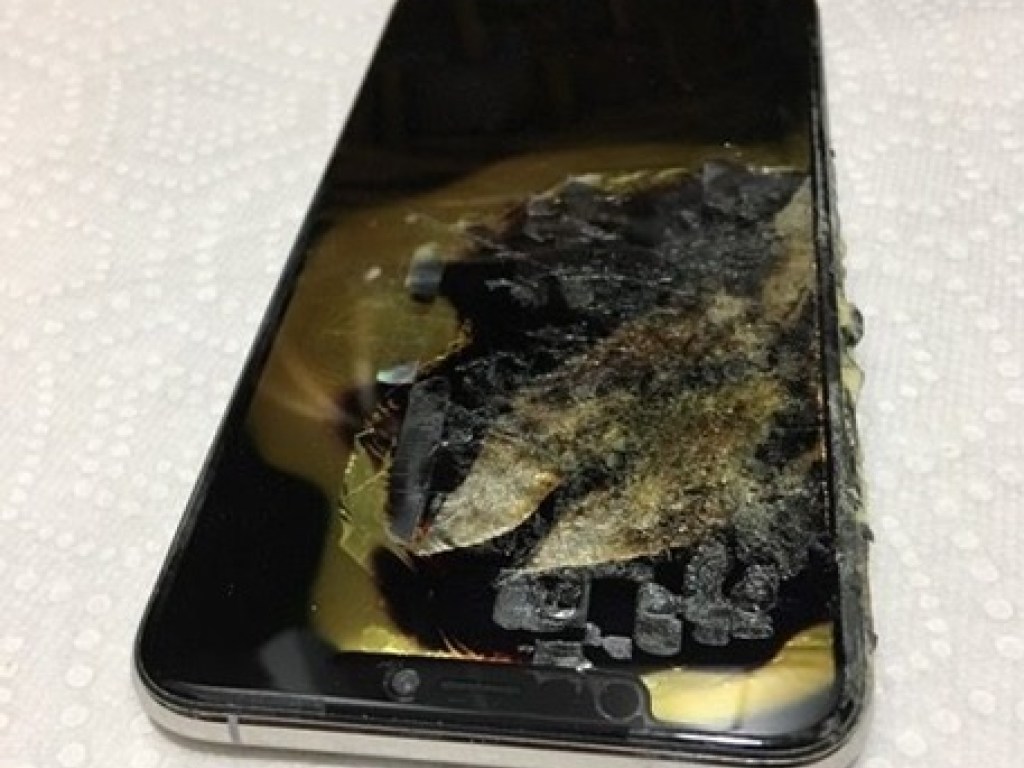 В кармане у американца загорелся новенький iPhone XS (ФОТО)