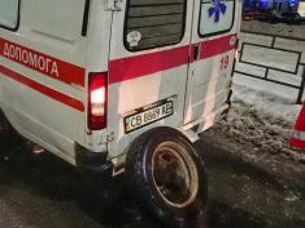 У «скорой» в Чернигове отвалилось колесо (ФОТО)
