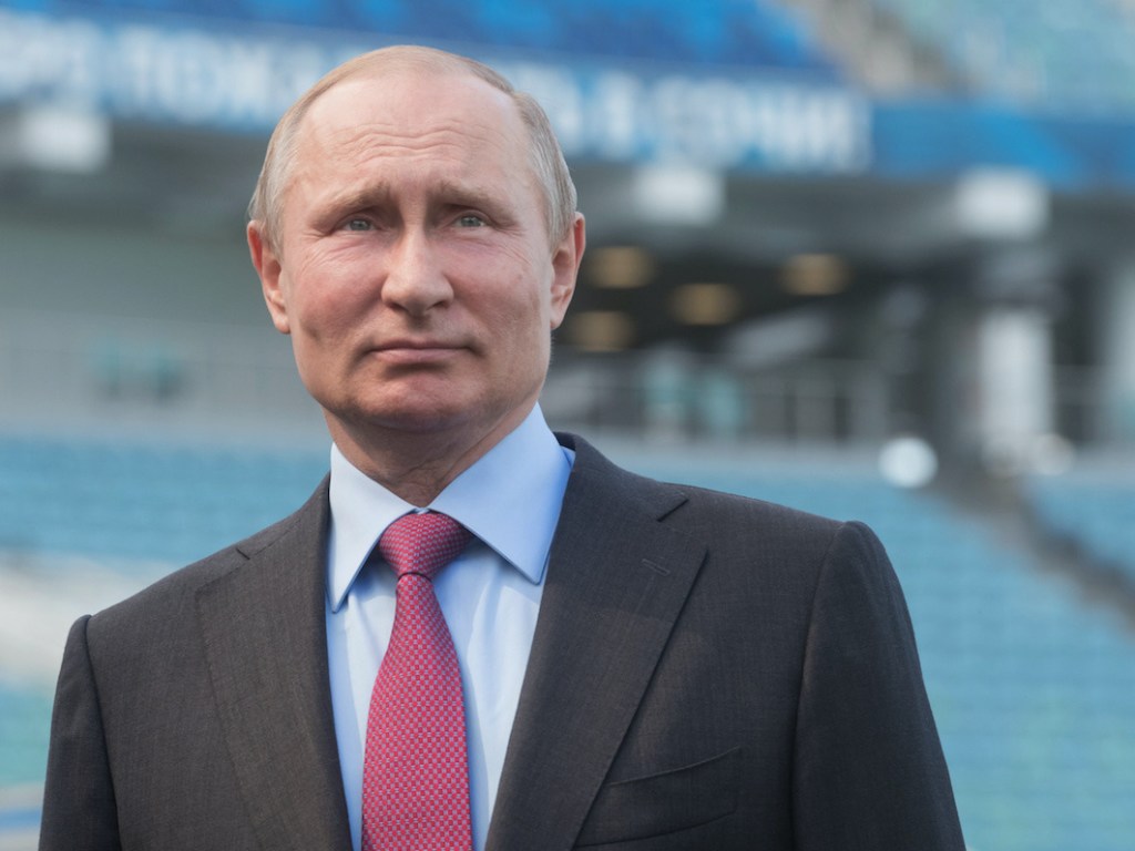 Путин сыграл в хоккей на Красной площади (ВИДЕО)