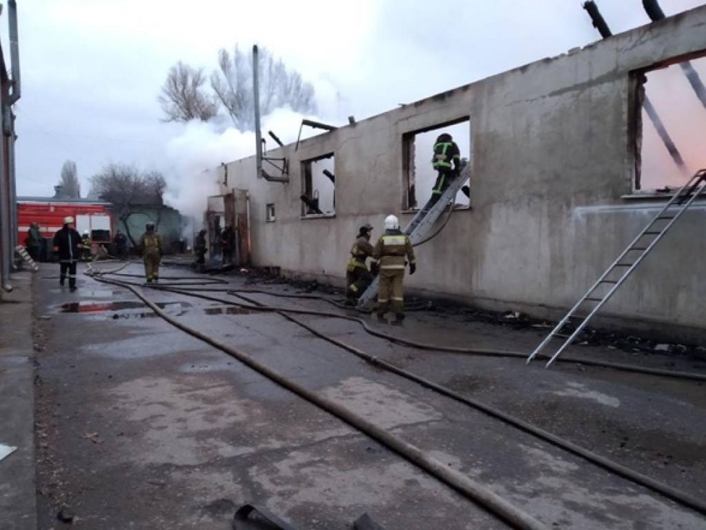 На заводе железобетонных конструкций в Одессе произошел пожар (ФОТО)