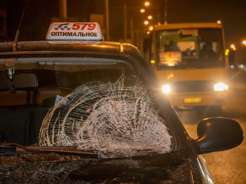 В Днепре водитель такси сбил пешехода (ФОТО)