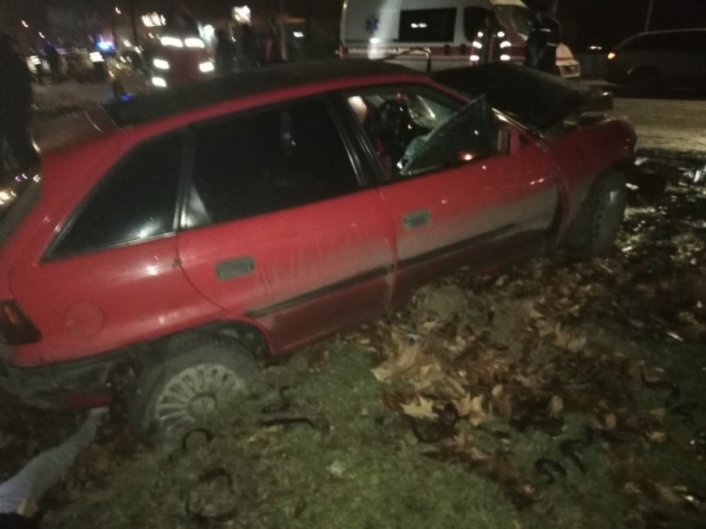 В Николаеве красный Opel насмерть сбил мужчину, который шел по обочине (ФОТО)