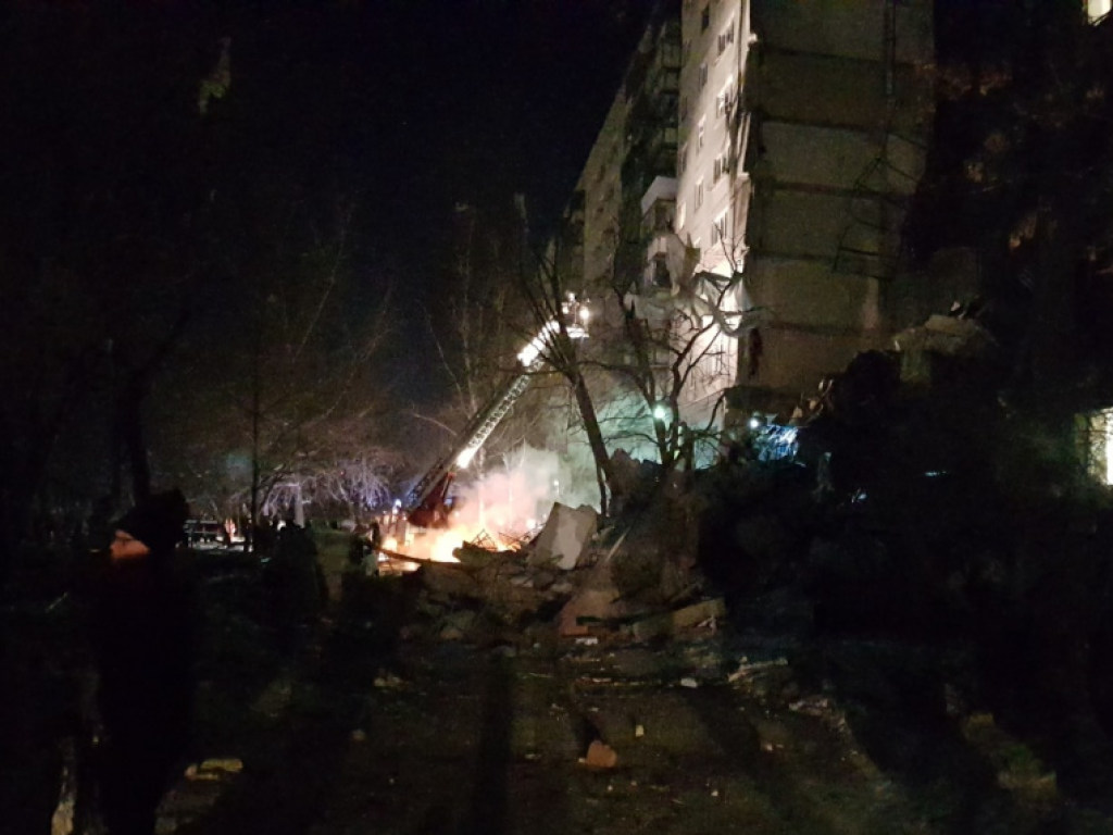 Взрыв в российском Магнитогорске: произошло обрушение подъезда многоэтажки, есть жертвы (ФОТО, ВИДЕО)