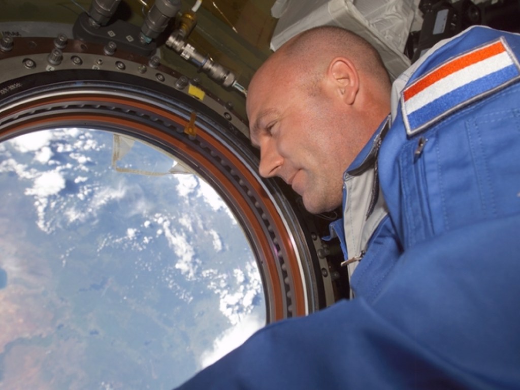 Астронавт с орбиты случайно позвонил в Службу спасения США 911