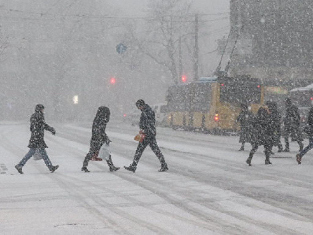 Гололедица и метель: киевлян предупредили о сложных погодных условиях