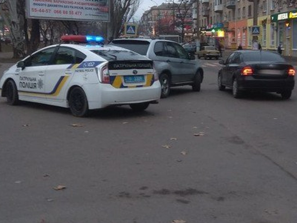 В Николаеве столкнулись Volkswagen и BMW на «евробляхах» (ФОТО)