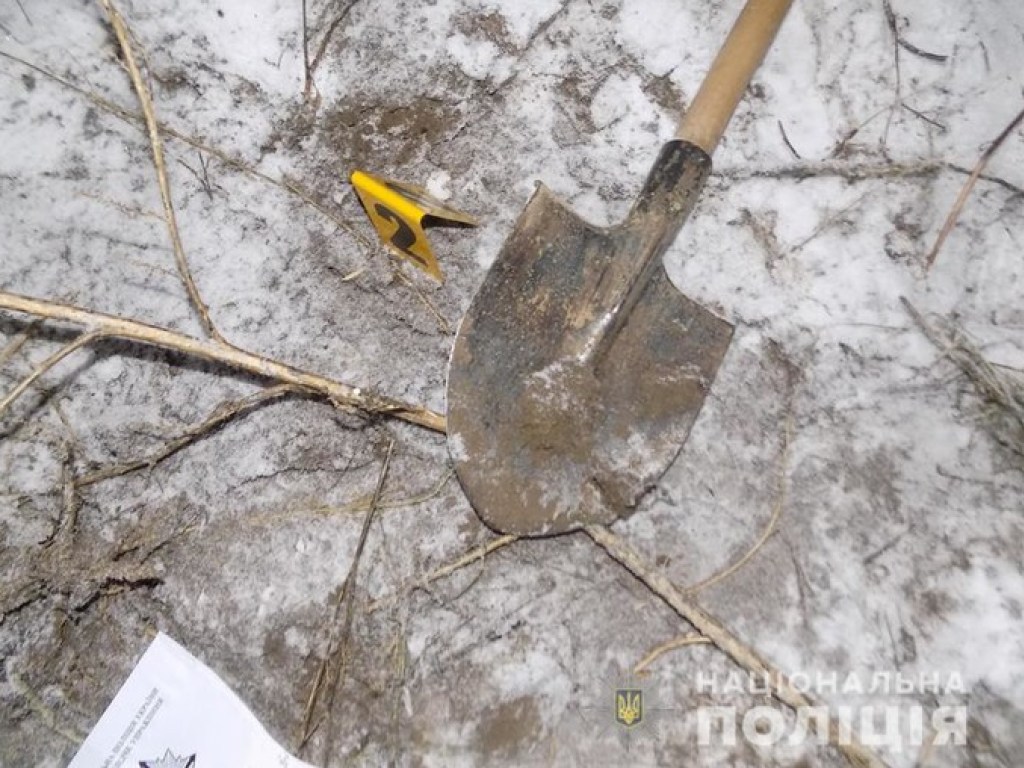 В Винницкой области 44-летний мужчина зарезал отца и закопал в огороде (ФОТО)