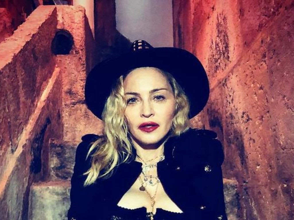 Фанаты в шоке: Мадонна увеличила себе «пятую точку» (ФОТО)     