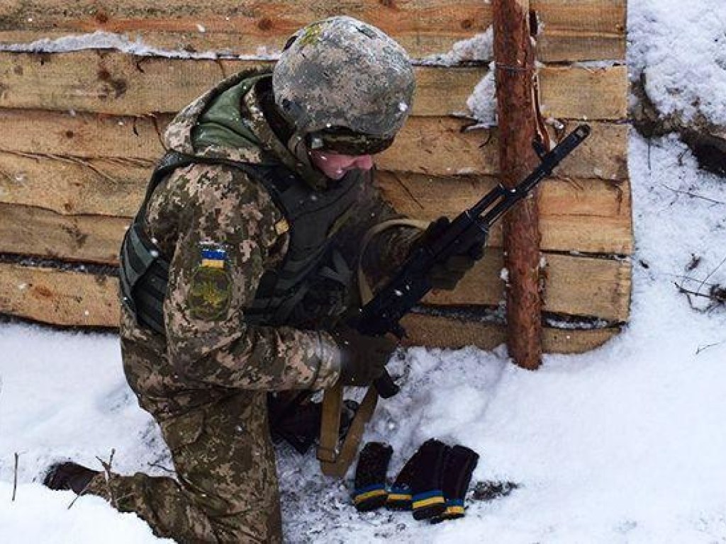 В течении 4 января на Донбассе был ранен один украинский воин