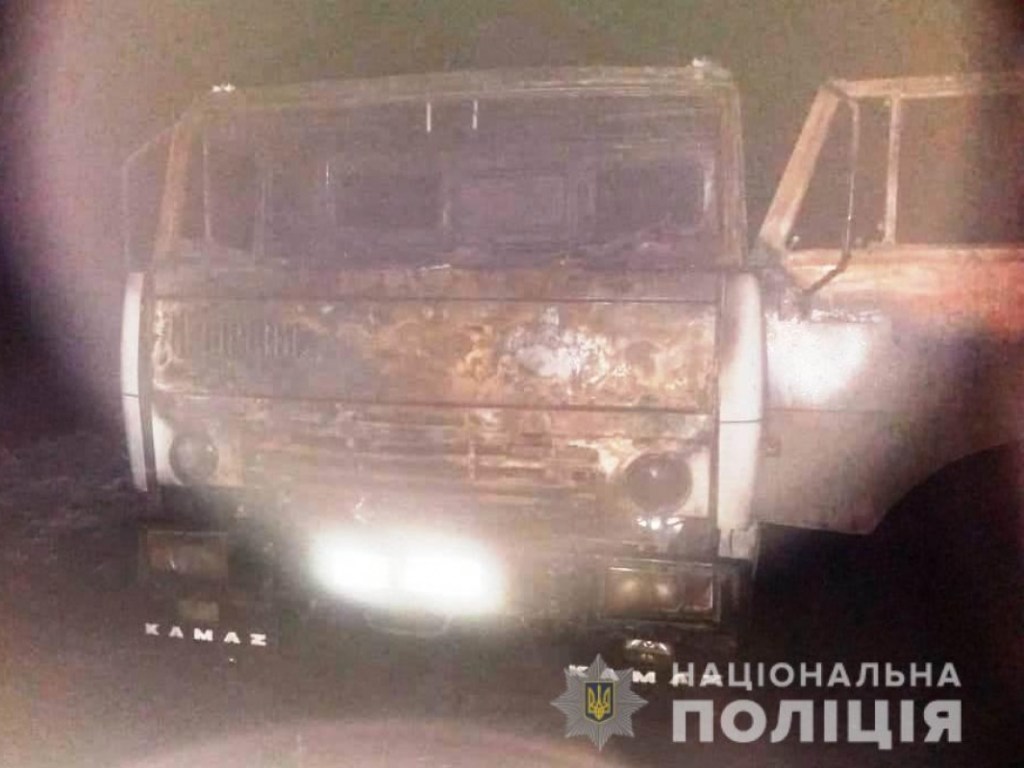 В Винницкой области водитель заживо сгорел в своем грузовике: пассажир фуры сильно обгорел (ФОТО)