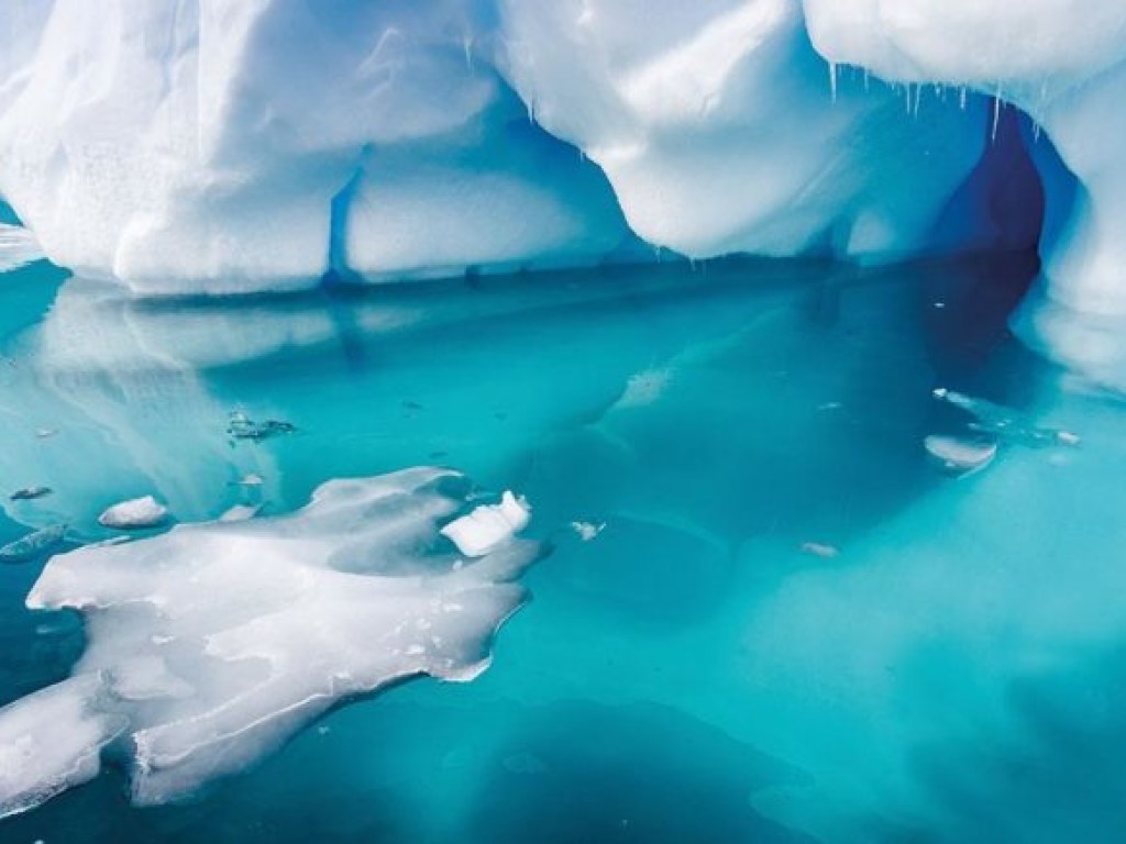 Исследователи пробурили километровую дыру в затерянном озере в Антарктиде