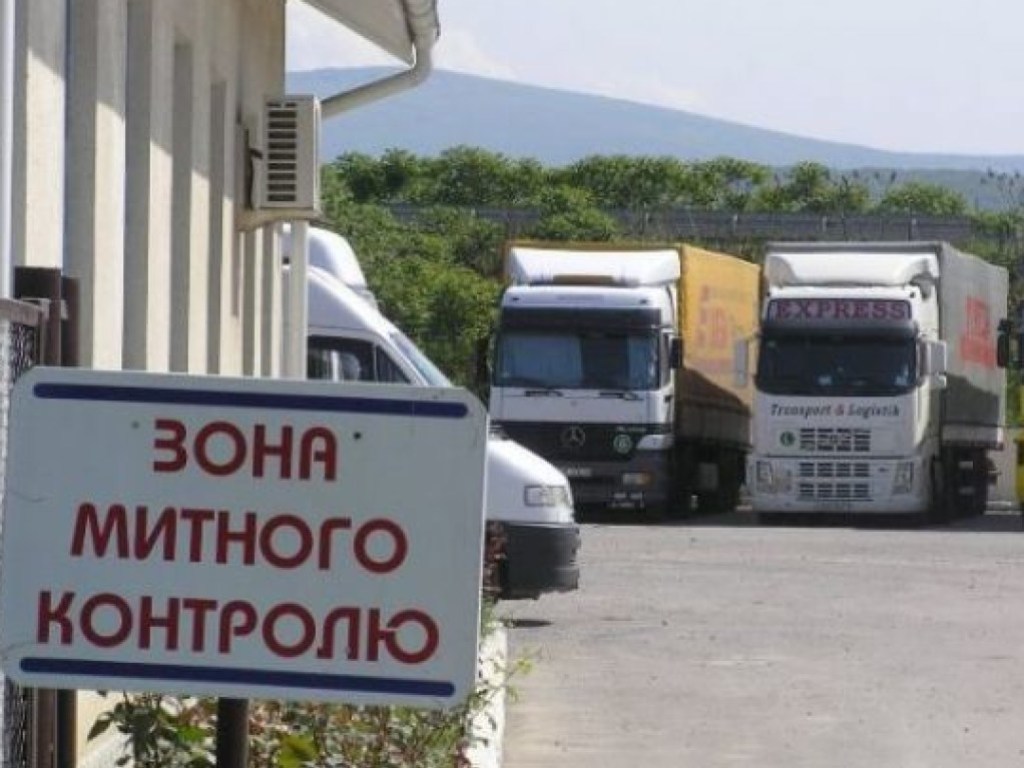 В Украине сократят время на оформление экспорта и импорта на таможне