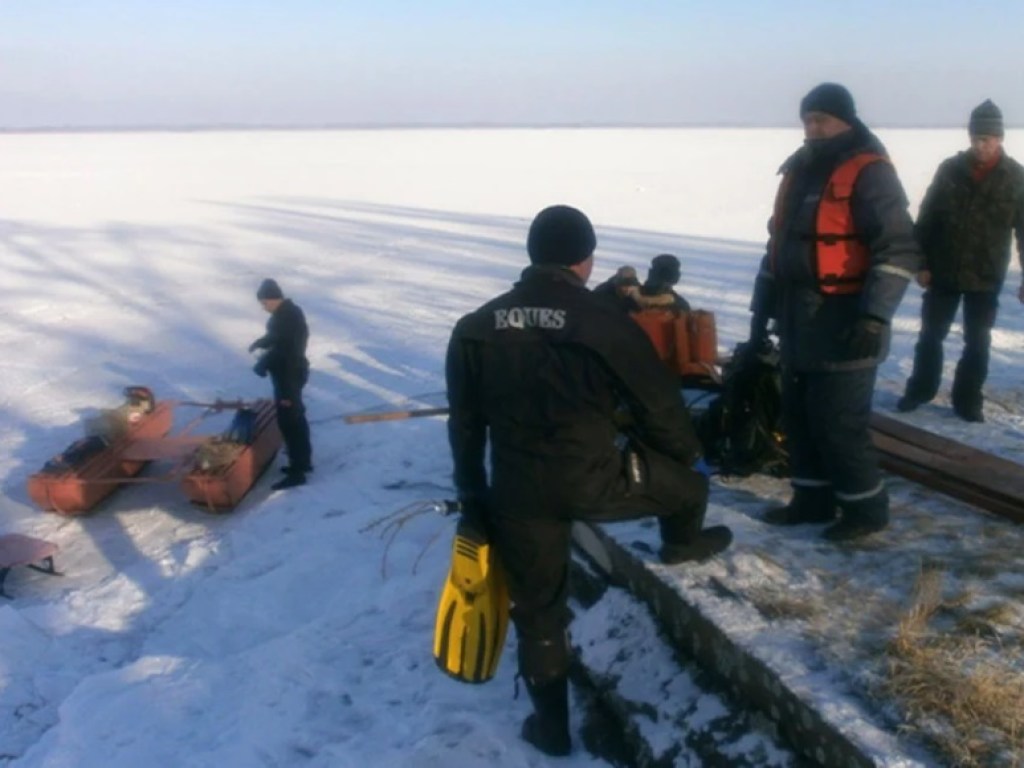 Столичные спасатели вытащили из Днепра труп женщины