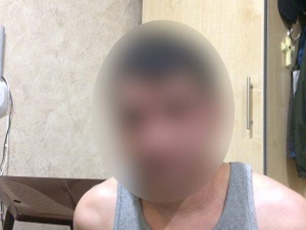 В Ужгороде мужчина насильно закрыл девушку-промоутера в своей квартире (ФОТО, ВИДЕО)