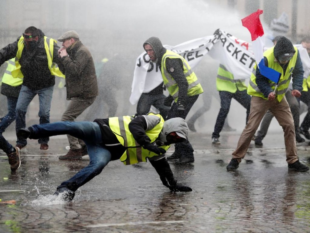 Власти Парижа оказались бессильными перед новыми акциями «желтых жилетов» &#8212; европейский эксперт