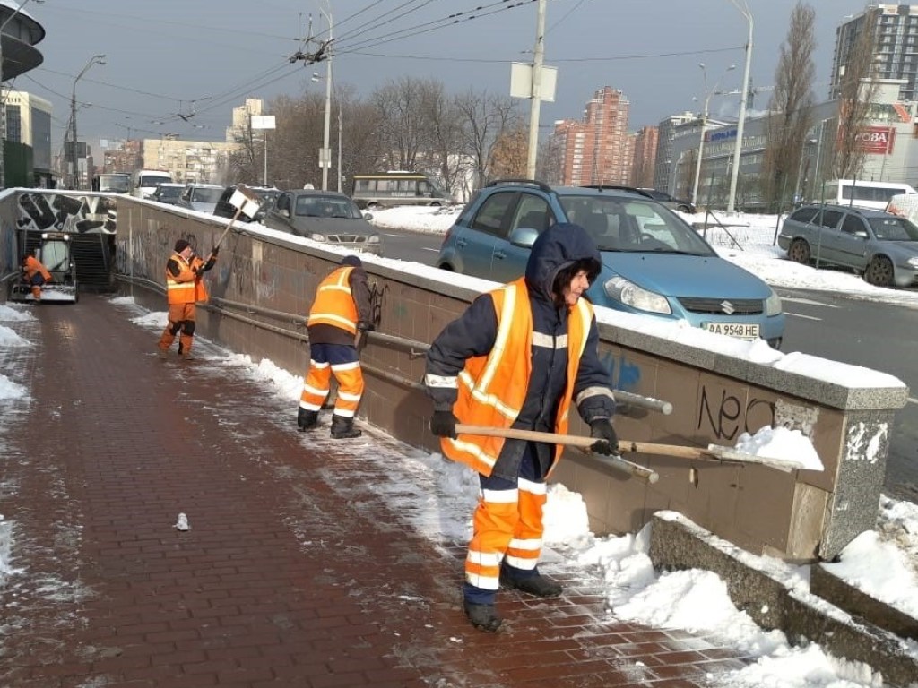 В Киеве испытывают две снегоплавильные установки, которые позволят эффективнее расчищать город