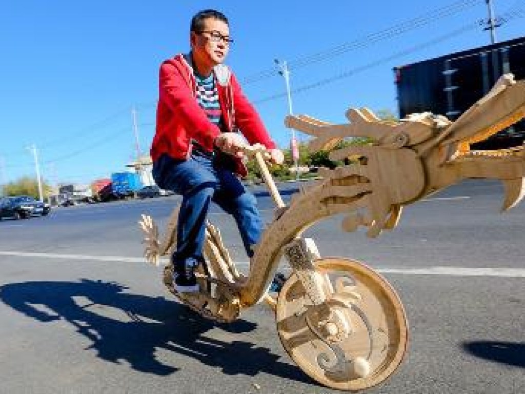 Талантливый китаец сделал велосипед из палочек для мороженого (ФОТО)