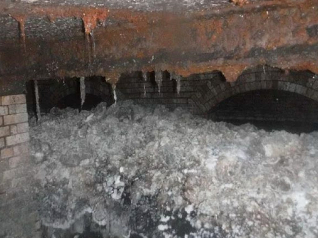 Огромный жировой «монстр» в канализации шокировал рабочих в Англии (ФОТО, ВИДЕО)