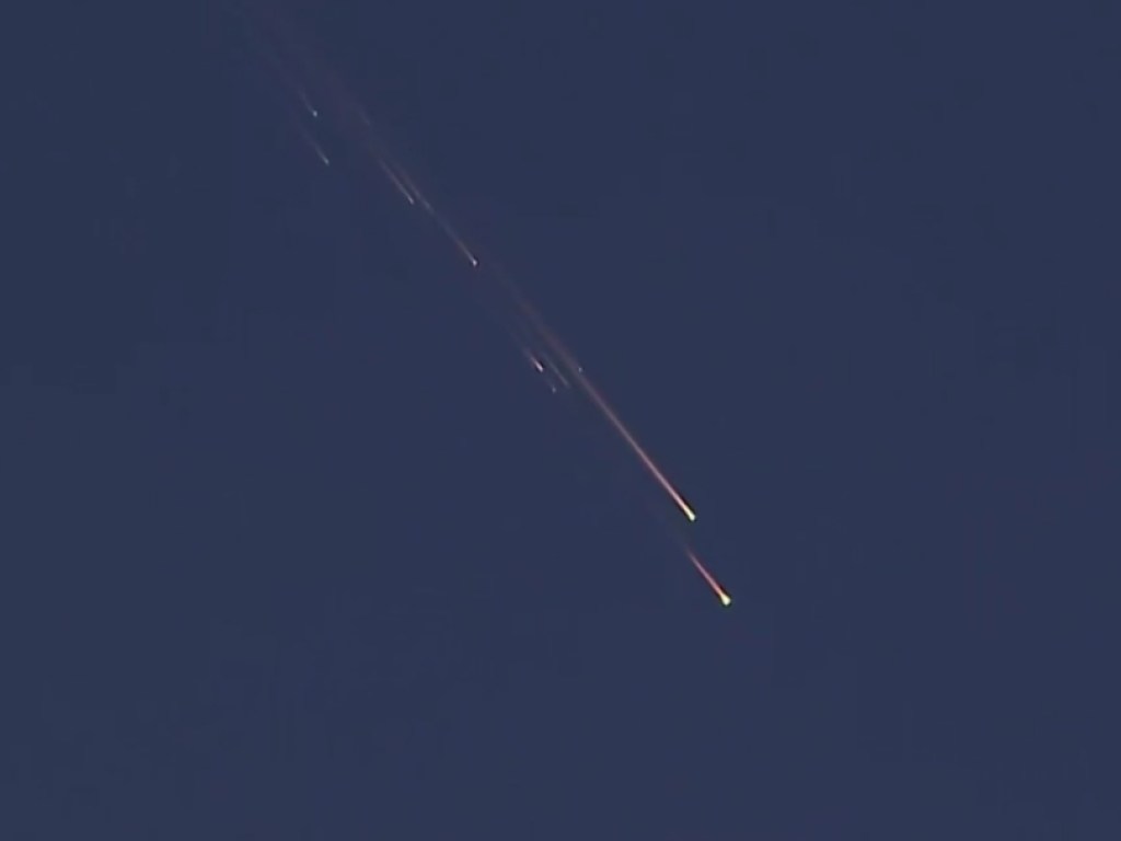 Военный спутник России сошел с орбиты и сгорел