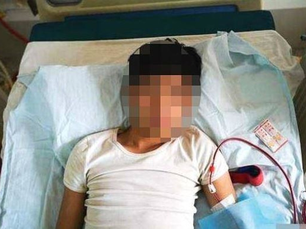 Подросток продал почку ради iPhone и после операции оказался прикован к постели (ФОТО)