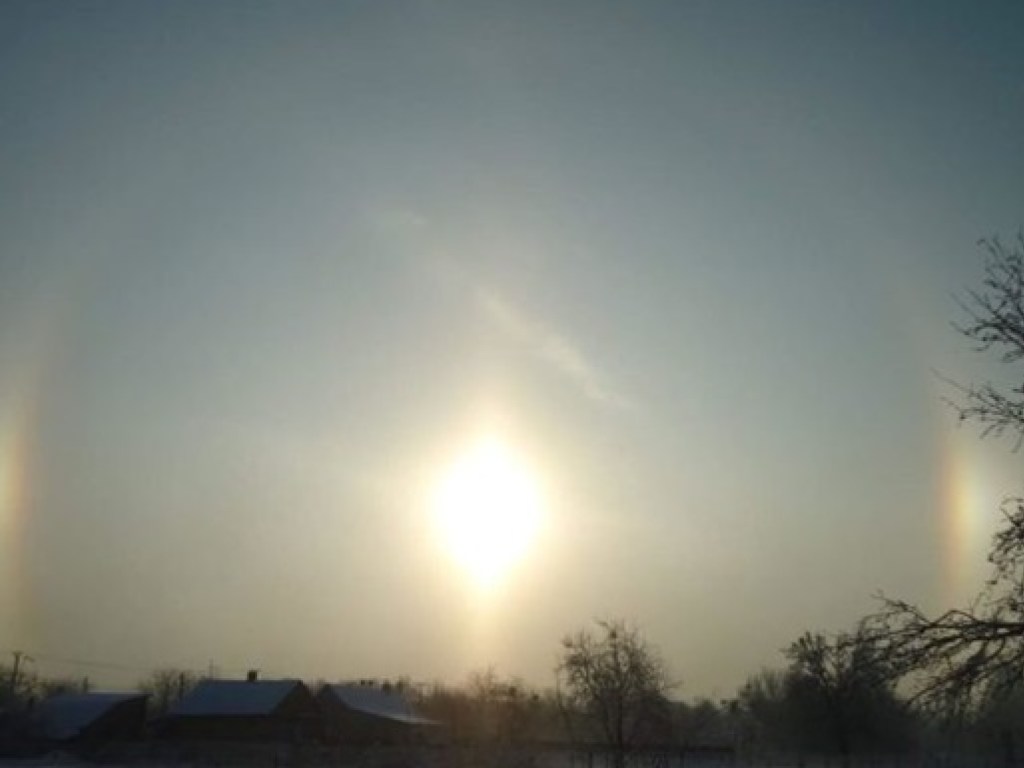Жительница Киевской области заметила редкое световое явление (ФОТО)