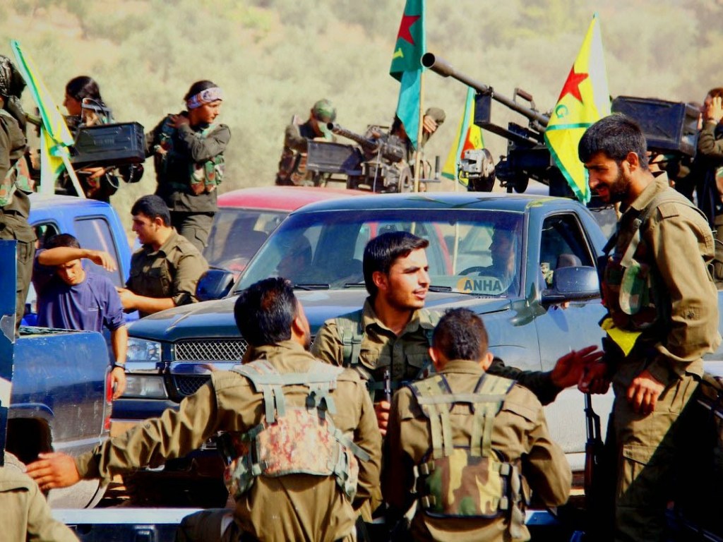 В Сирии курды захватили 8 террористов ИГ: среди пленных есть украинец