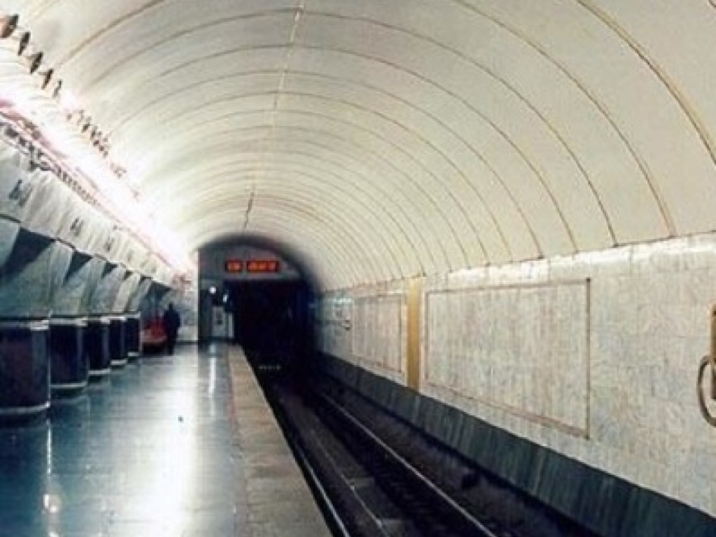 В Киеве на двух станциях метро начался капитальный ремонт 