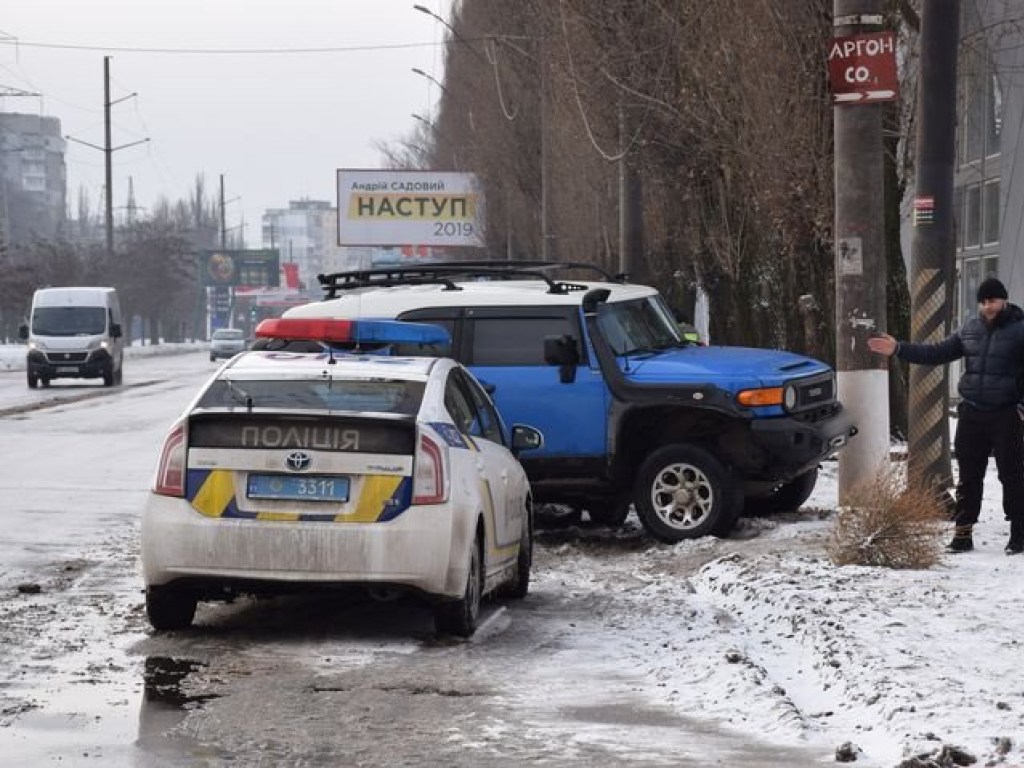 В Николаеве произошло массовое ДТП с участием дорогих иномарок (ФОТО)