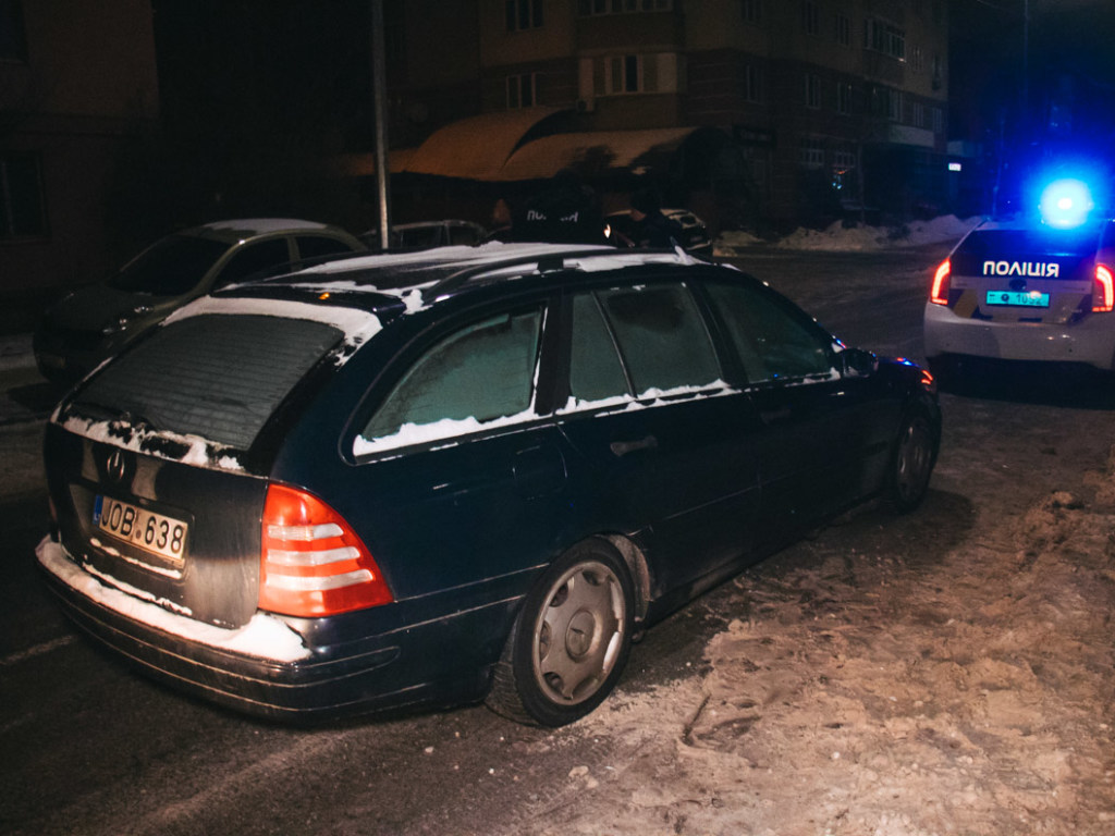 Пьяный работник столичного СТО угнал Mercedes: полиция устроила погоню (ФОТО)