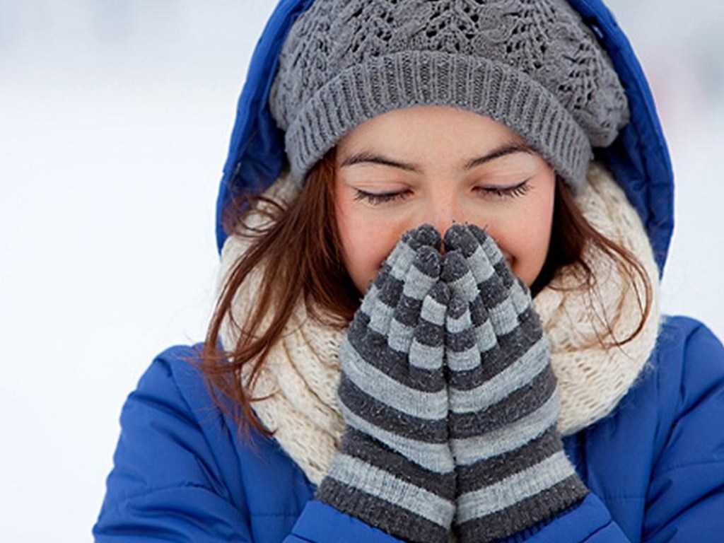 Врач о риске простуды в морозы: нос шарфом закрывать не надо