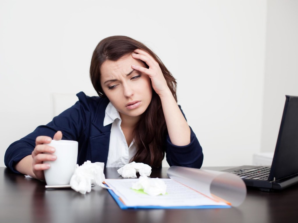 Людям с симптомами гриппа желательно не позволять работать в офисе &#8212; врач