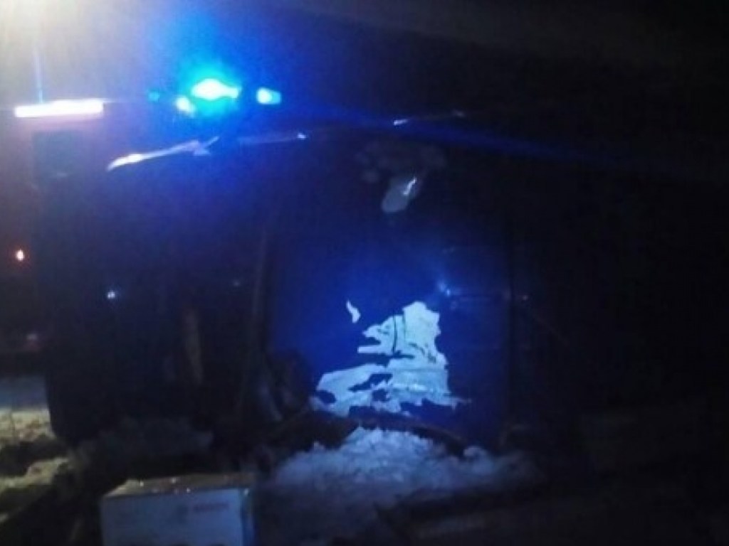 Под Львовом водитель автобуса не справился с управлением и погиб