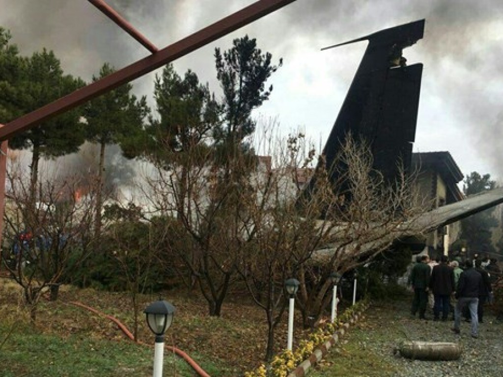 В окрестностях Тегерана разбился грузовой самолет Boeing 707: погибли десять человек (ФОТО)