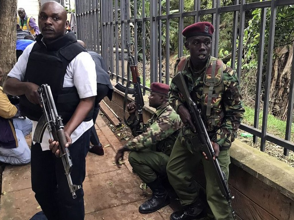 В Кении террористы атаковали отель с иностранцами (ФОТО)
