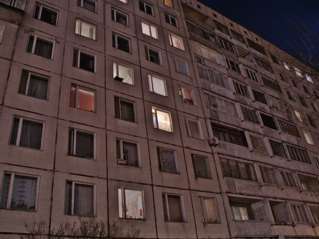 В Киеве два пенсионера выпали из окна