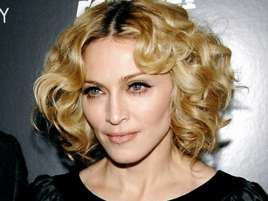 60-летняя Мадонна сделала подтяжку лица и шокировала воздыхателей (ФОТО)