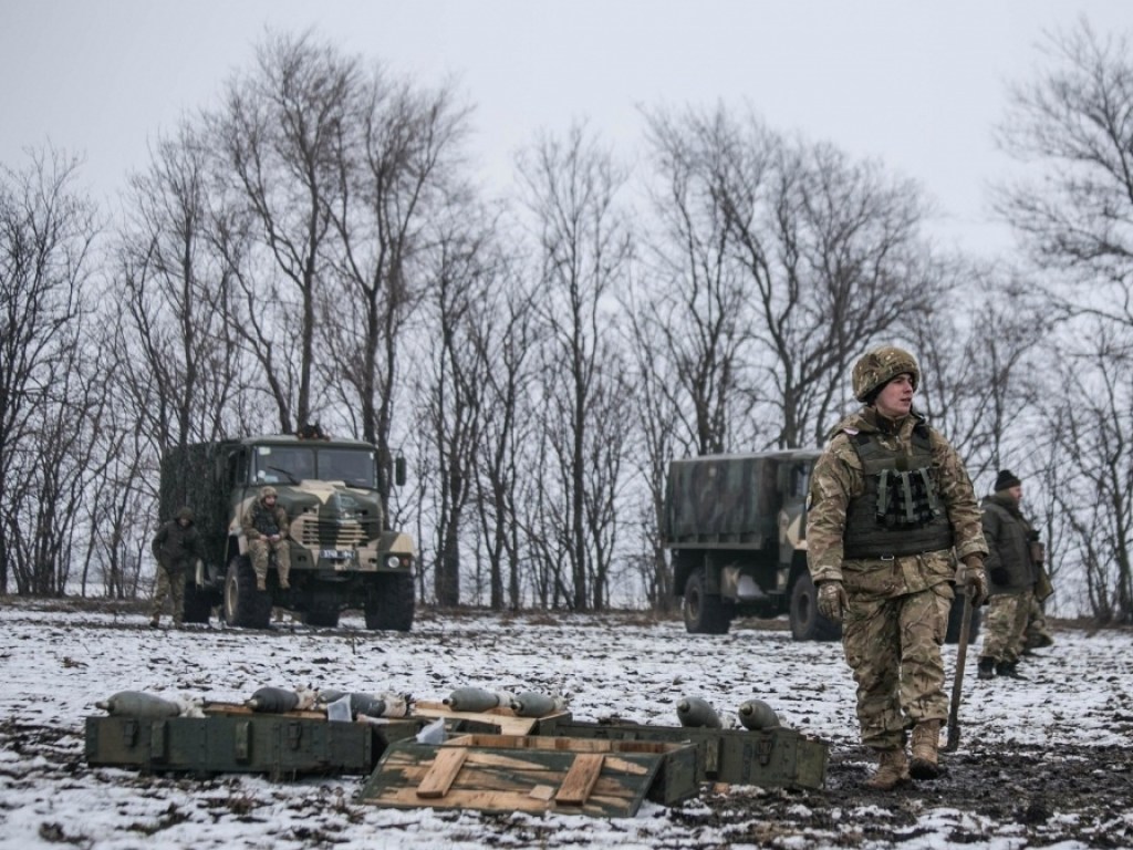 На Донбассе 10 украинских военных получили ранения