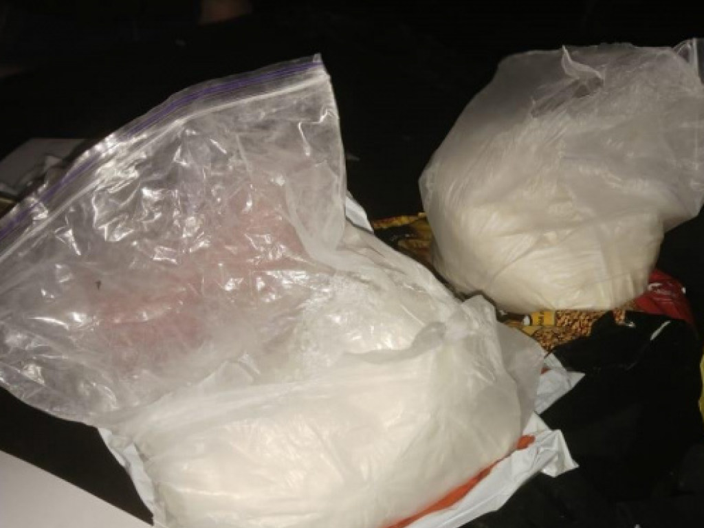 В Херсоне полиция нашла в автомобиле 2 килограмма наркотиков на 2 миллиона гривен (ФОТО)