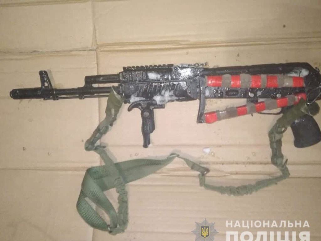 Под Киевом мужчина открыл стрельбу из автомата Калашникова (ФОТО)