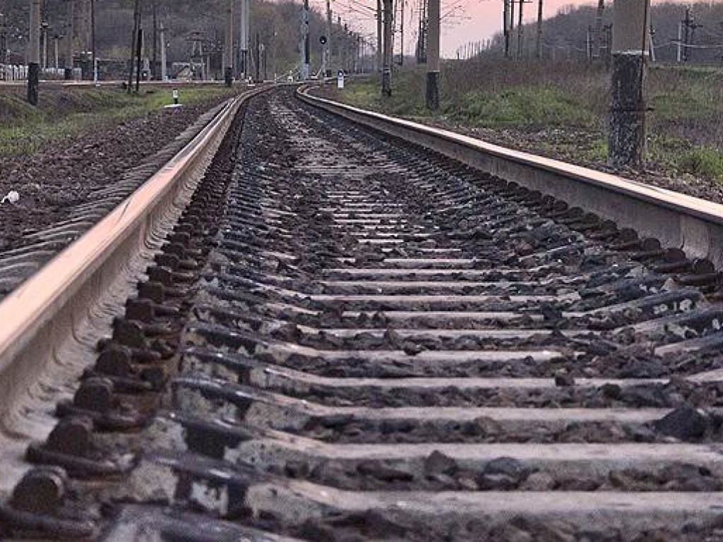 В Черновцах 46-летний мужчина бросился под поезд