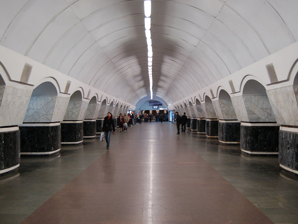 В Киеве станцию метро «Лукьяновская» закрыли на вход и выход