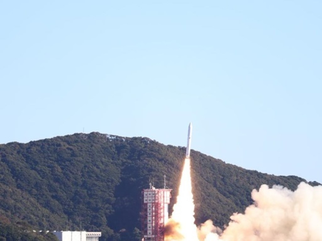 Япония запустила ракету-носитель с 13 спутниками