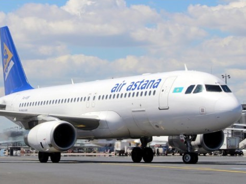 У самолета казахских авиалиний отказали тормоза: в аэропорту «Борисполь» застряли украинцы