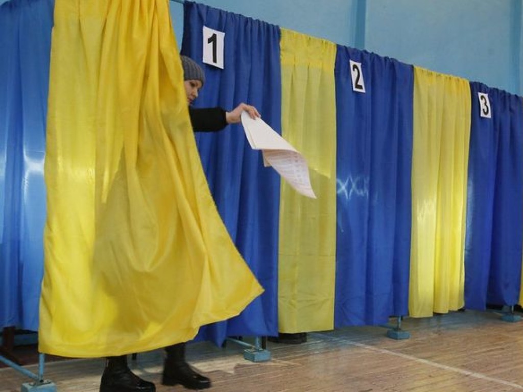Миллиарды за кампанию или по 10 тысяч за голос – сколько денег зайдет в Украину под выборы