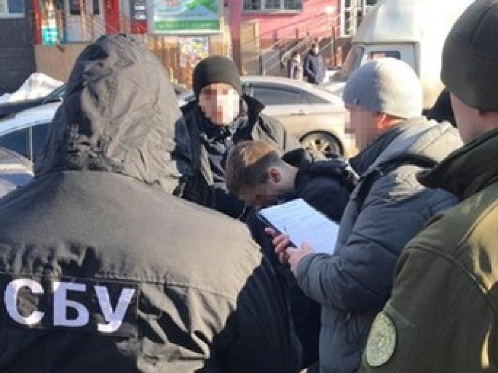 СБУ разоблачила на взятках двух копов из Винницкой области (ФОТО)