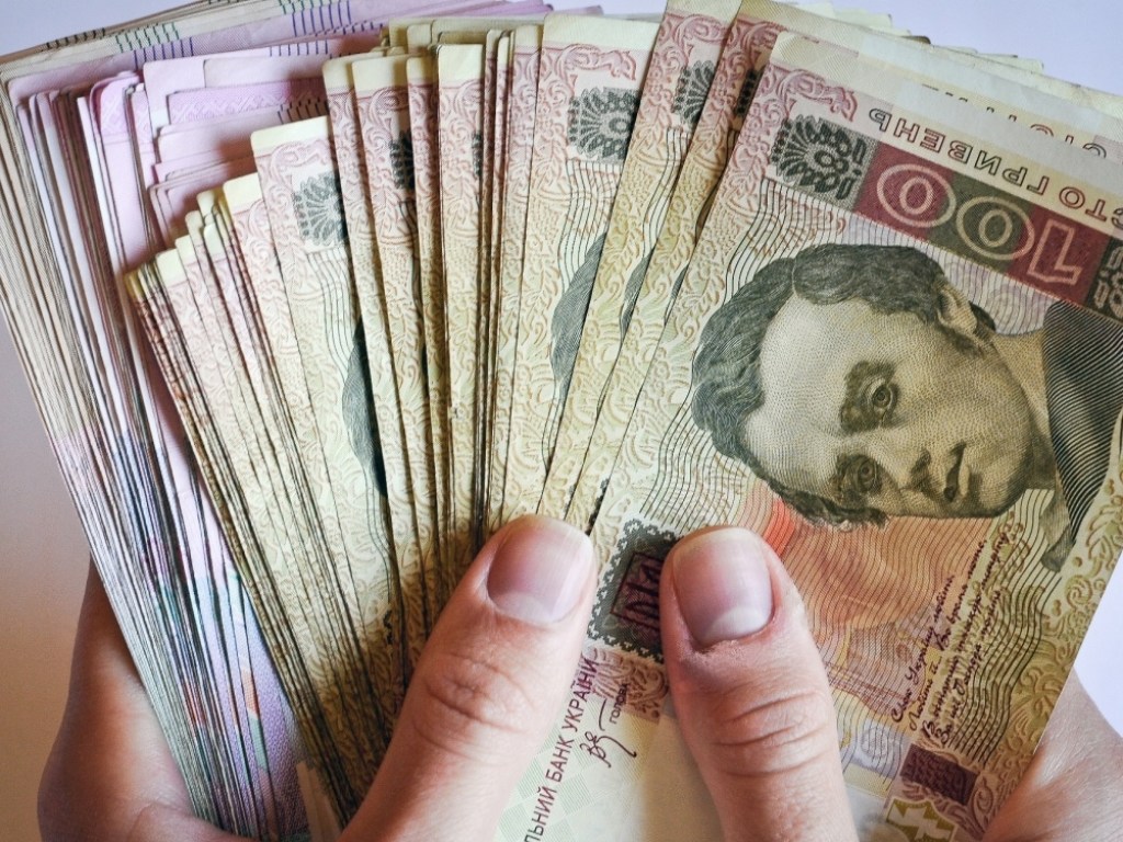 С 2014 года в Украине гривна обесценилась в 2,5 раза – экономист