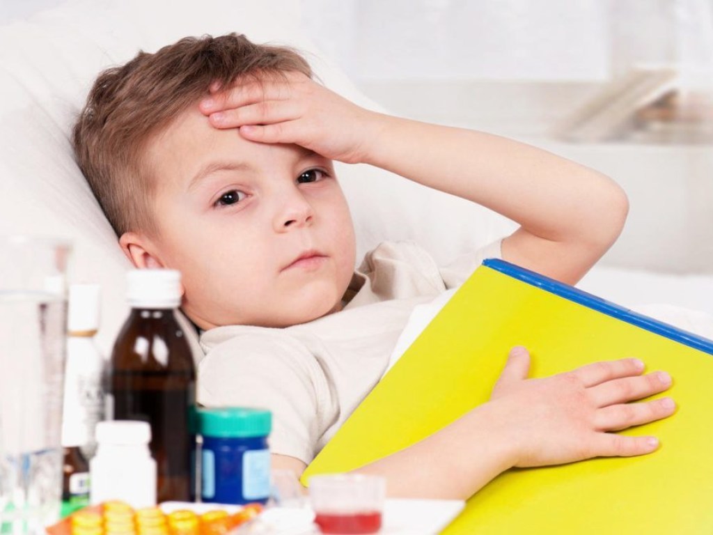 В Украине вызвать врача на дом к больным гриппом детям невозможно – медик
