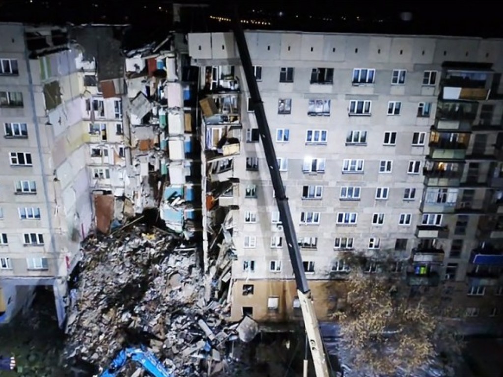 Взрыв в Магнитогорске: в пострадавшем доме произошло новое обрушение (ВИДЕО)